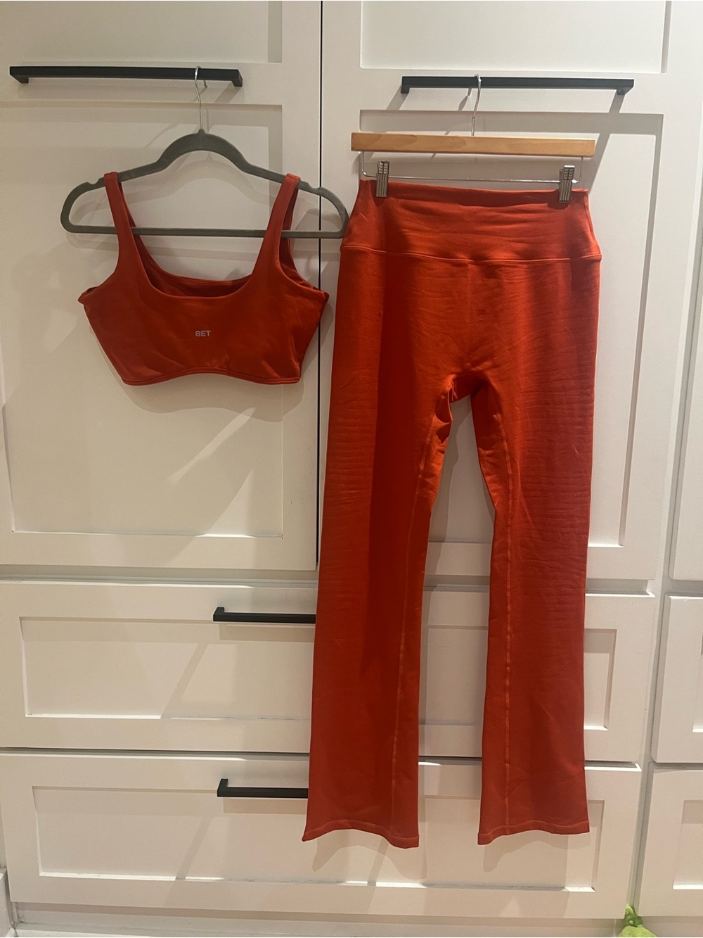 SET active burnt orange bra + flare leggings set